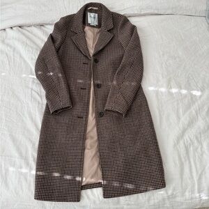 Abercrombie & Fitch Houndstooth Dad Coat in size tall (small)